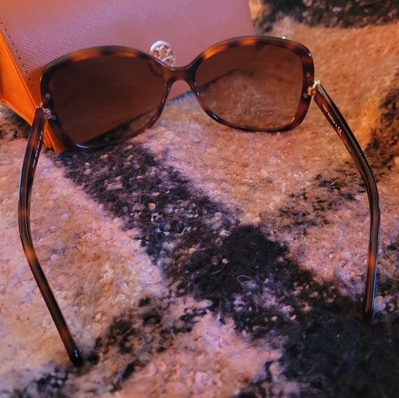 Sunglasses - Picture 3 of 5